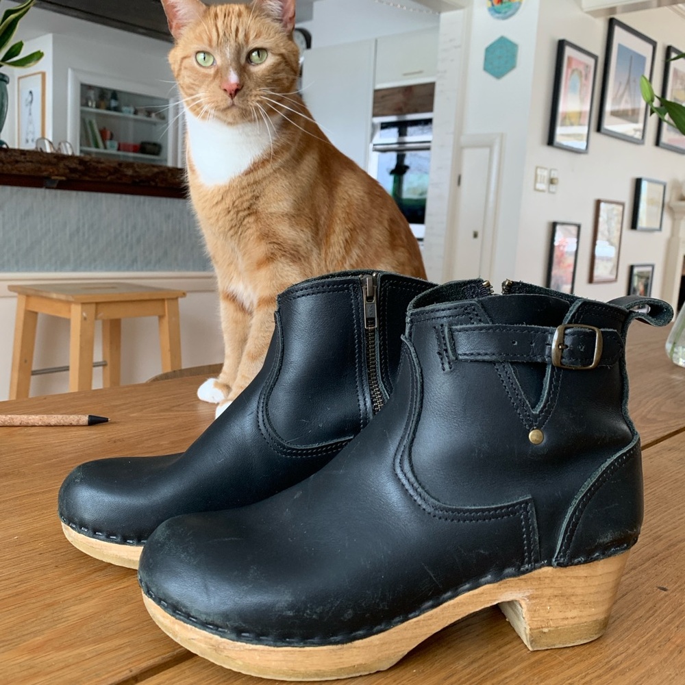 No. 6 mid-heel clog boots size 39